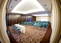 A konferenciar&eacute;szleg
