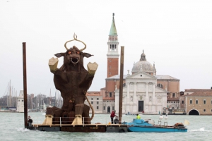 A karnevál szimbóluma, a bika (fotó: carnevale di venezia)
